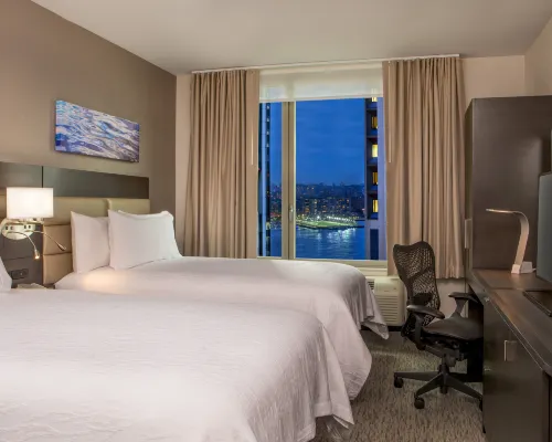 Hilton Garden Inn NYC Financial Center/Manhattan Downtown Hotels near Fems Park