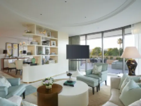 Waldorf Astoria Beverly Hills Hotels near Beverly Hills