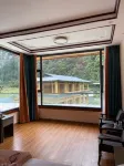 Yubeng Holiday Inn