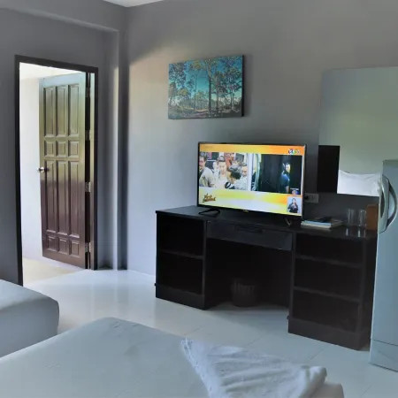 B Square Hotel