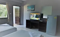 B Square Hotel Hotels near Khanom Beach
