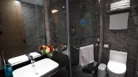 Longyue Boutique Business Hotel (Weihai Railway station Hanlefang Branch)