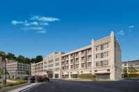 Atour Hotel Hengyang County Nanyue Hengshan Scenic Area - Mountain view