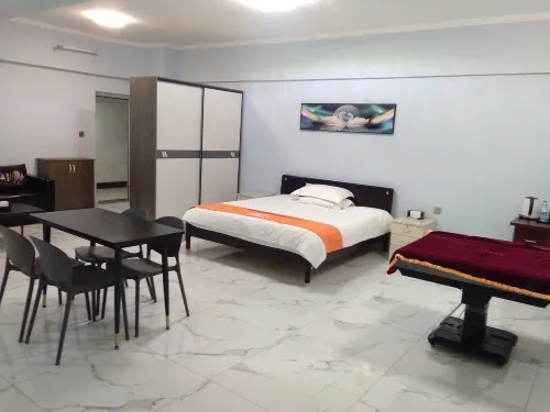 House Phil Apartment (Shangqiu Shangqiu Shang Shinmat Railway Station Store)