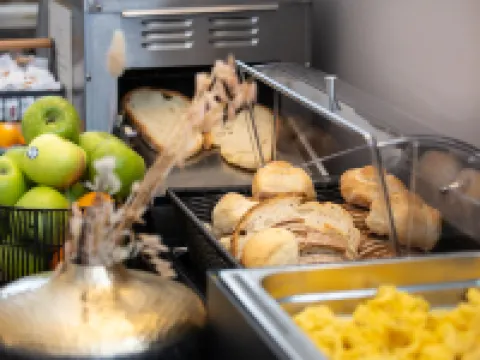 โรงแรมครอสส์ โรงแรมในโรม