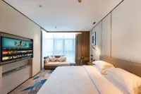 Qunhao Hotel (Guigang Sports Center Store) - balcony