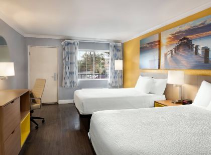 Days Inn by Wyndham Pensacola - Historic Downtown