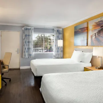 Days Inn by Wyndham Pensacola - Historic Downtown
