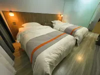 Leshang Hotel Hotels near Dacheng Palace of Confucious Temple (key cultural relics protection unit in Henan Province)