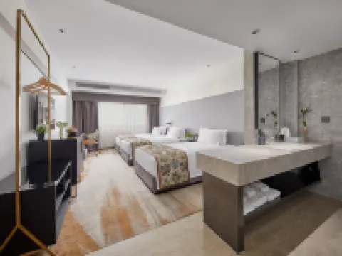 แดเชน โฮเทล - เลคง เฟอร์นิเจอร์ มาร์ท ฝอซาน โรงแรมในฝอซาน