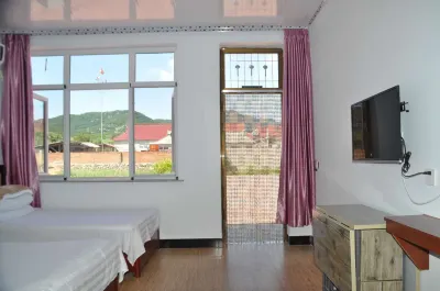 Zhuanghe Yunkai Farm House Hotels in Bingyugou Park