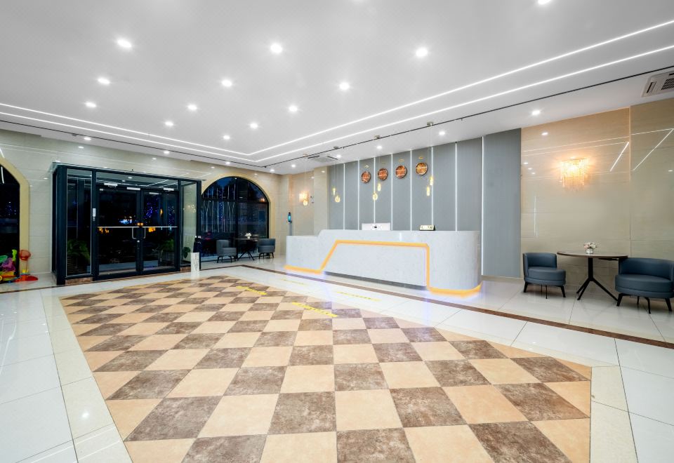 1. 성비더·바뤄커 ..