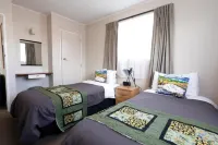 Aden Motel Hotels in Manapouri