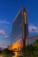Golden Eagle Summit Hotel