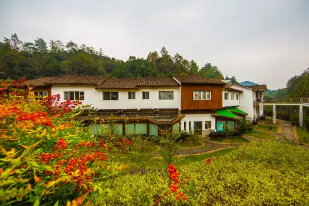 Yuanwu Tiancheng Mountain Residence Отели рядом с достопримечательностью «Tiancheng Qixia Scenic Spot»