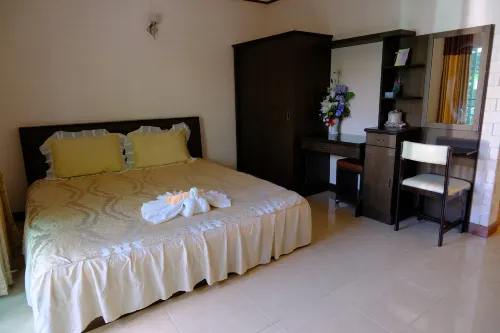 Cool Cat House Hotel di Wichian Buri