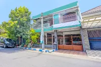 Capital O 3359 Pondok Wisata Jaden Trawas Mojokerto Hotel dekat Bumi Perkemahan Air Terjun Dlundung