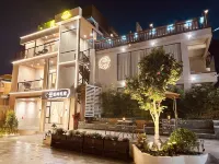 Lianhu Homestay (Zhaoqing Qixingyan Scenic Area)
