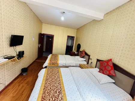 Yajiang Jiangnan Hotel Отели рядом с достопримечательностью «Observation Deck of Pilgrim Eighteen Bends»