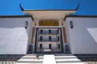 XiataLingShanJu Hotels near Jasagan Shata Themed Study Camp