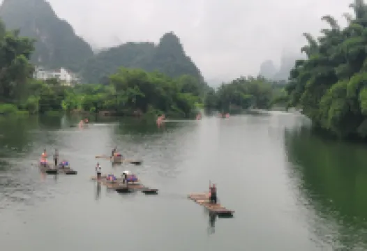 Fengming Xiaoqu Apartment
