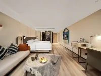 Echarm Hotel(Guangzhou Yongqing Square Shangxiajiu Pedestrian Street) Hotels near Li Wan