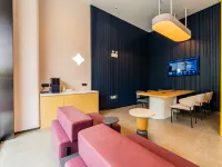 Jinjiang Hotel (Yingshan Jiulong Avenue) - parking
