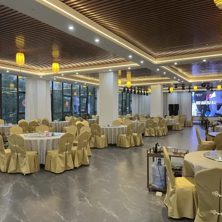 Huaguiyuan Hot Spring Hotel in Xinfeng County