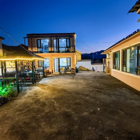 Shuidong Courtyard Homestay