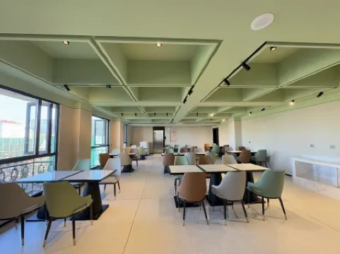 GreenTree Inn Express Hotel (Shanghai Pujiang Town Huizhen Road Subway Station) Отели рядом с достопримечательностью «Auxiliary Wharf of Shuitou International Rock City»