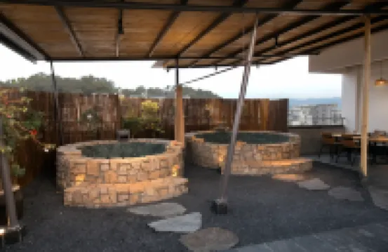 Yuanshe Tangwu · Chinese Wabi-Sabi Hot Springs Boutique Stay