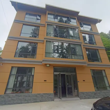 Badong Binghe Holiday Homestay