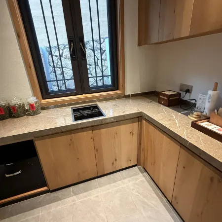 Zhuoyu Hotel (Suzhou Guanqian Street Pingjiang Street)