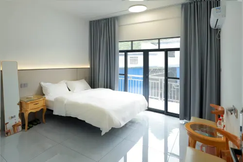 Riverside Skylight Homestay