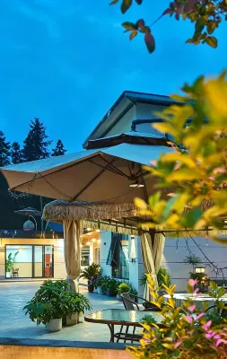 Hefeng Qingqing Xiaoyuan Homestay