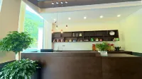 Wolong Valley Xiangjian Homestay - parking