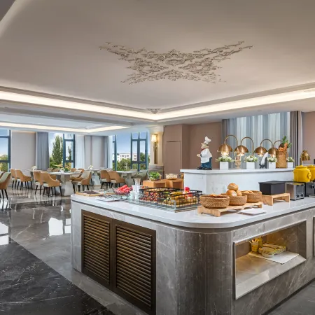 Vienna International Hotel (Xinyuan People's Square)