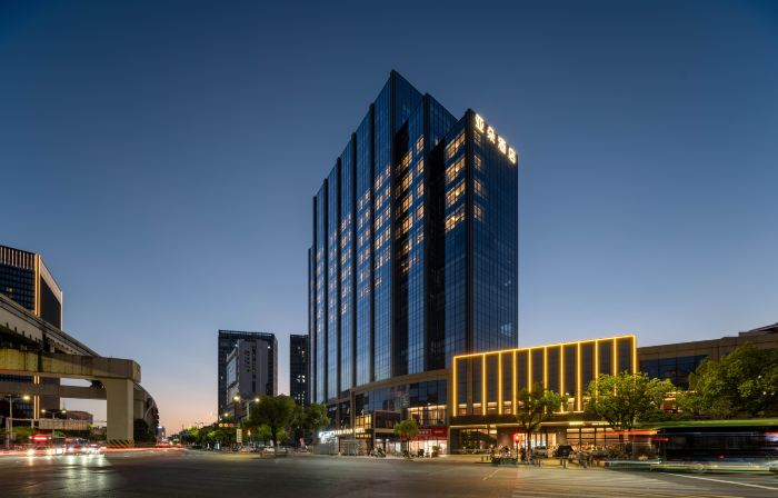 Wuhu Station Jinsha Plaza Atour Hotel