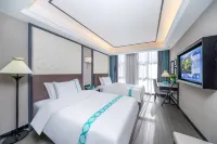 Xana Hotelle (Xining Qilin Bay Nanchuan West Road) - parking