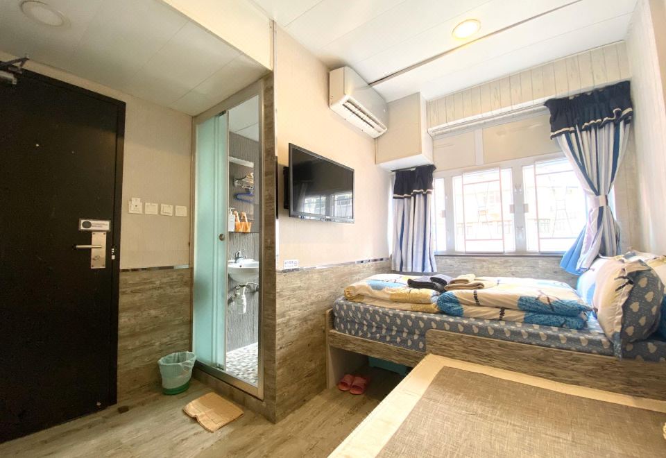 Hong Kong Hostel (Tsim Sha Tsui Mansion)