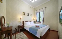 92 Castle Villa Hotel