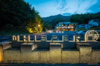 Mountain Whisper Homestay - สระว่ายน้ำแบบอินฟินิตี้
