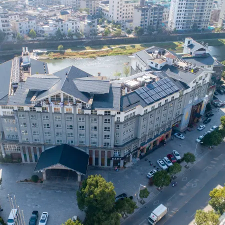 Huaqiao Dongfang Hotel