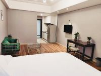 八尾猫公寓(杭州宋城店) - 精品北欧式大床房