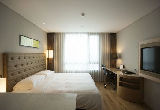 베스트 웨스턴 군산의 쾌적한 로비 또는 복도