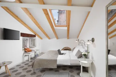 Noemi's Rooms