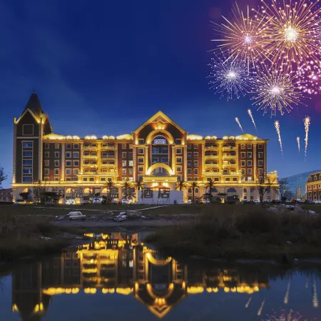 Hongrun Hot Spring Resort Hotel
