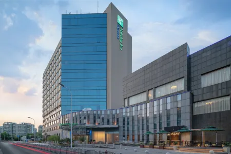 Holiday Inn Express Shanghai Jinqiao Central Отели рядом с достопримечательностью «Shanghai Pudong New Area Administration Institute»