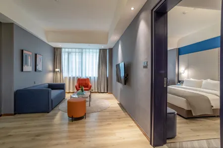 LANOU Hotel (Qingyuan Shunying Times Qingcheng Station) Отели рядом со станцией Qingyuan Railway Station