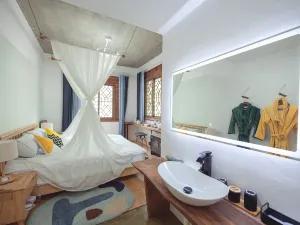 Shanjian Huali Inn